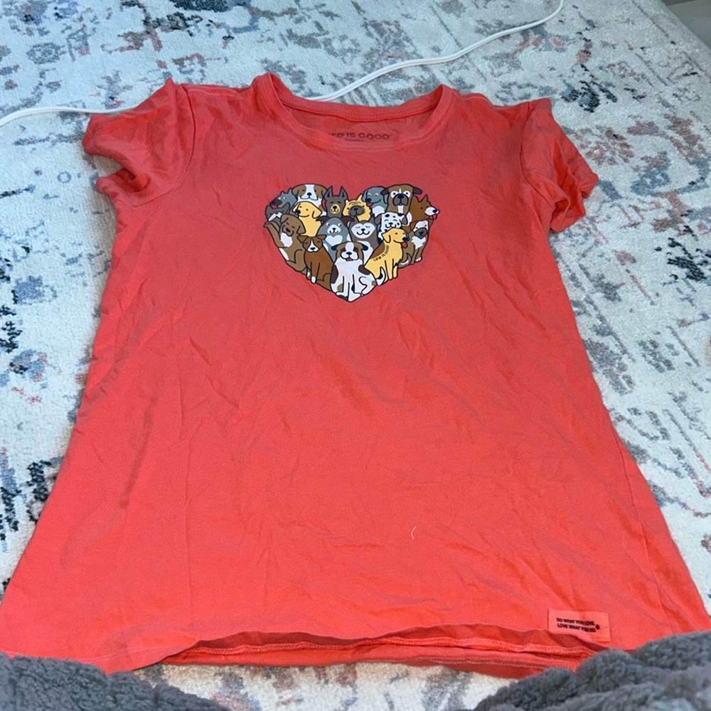 Life is Good crusher t-shirt size medium